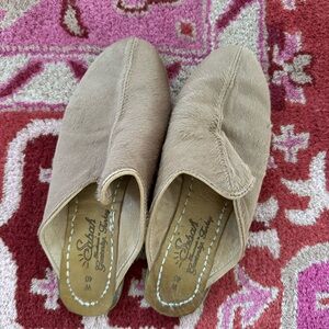 Sabah Women's Beige Suede Mules